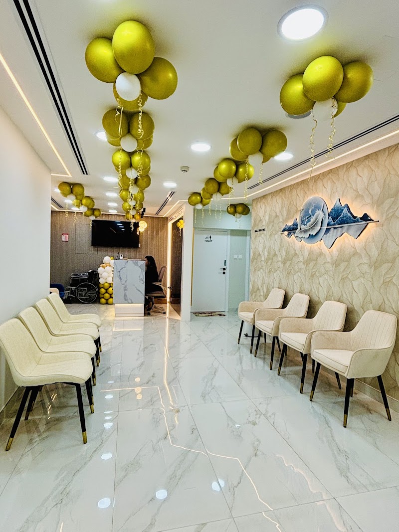FLOSS AND GLOSS SKIN AND DENTAL CLINIC - dental clinic in البدع
